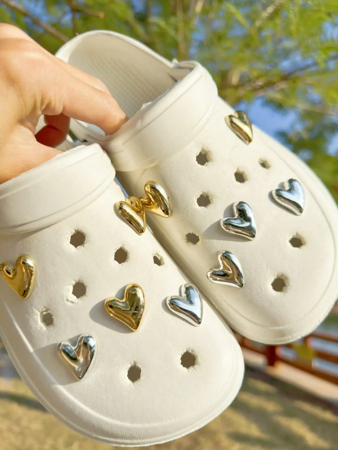 10 Piece Fashion DIY Decorative Shoe Accessories, Shoe Embellishment Set, Shoe Charms Set, Silver Color Heart and Heart Decorations, Suitable for Sandals, Flip Flops, Slippers, Holiday Gifts