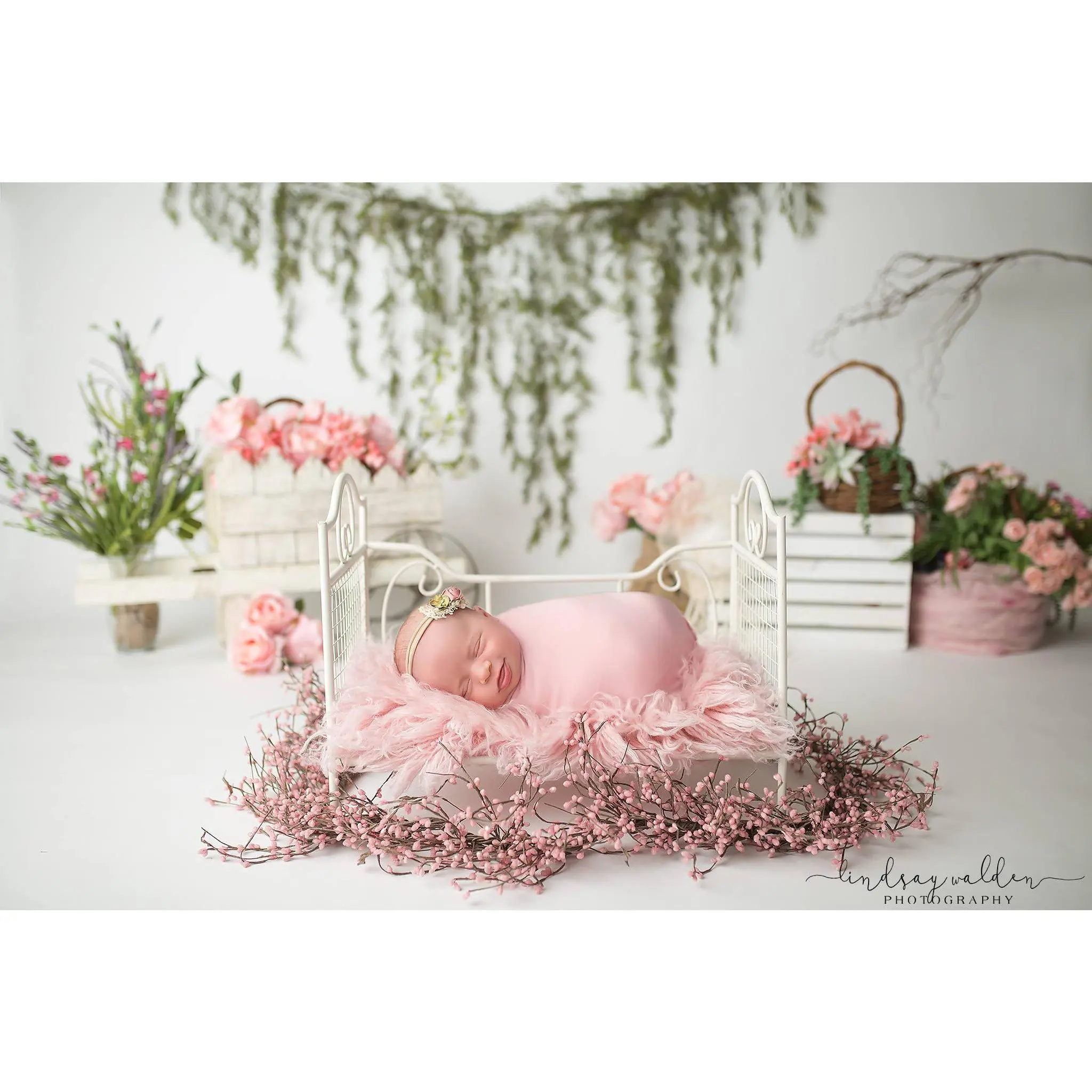 Vintage Bed - White Model 3
