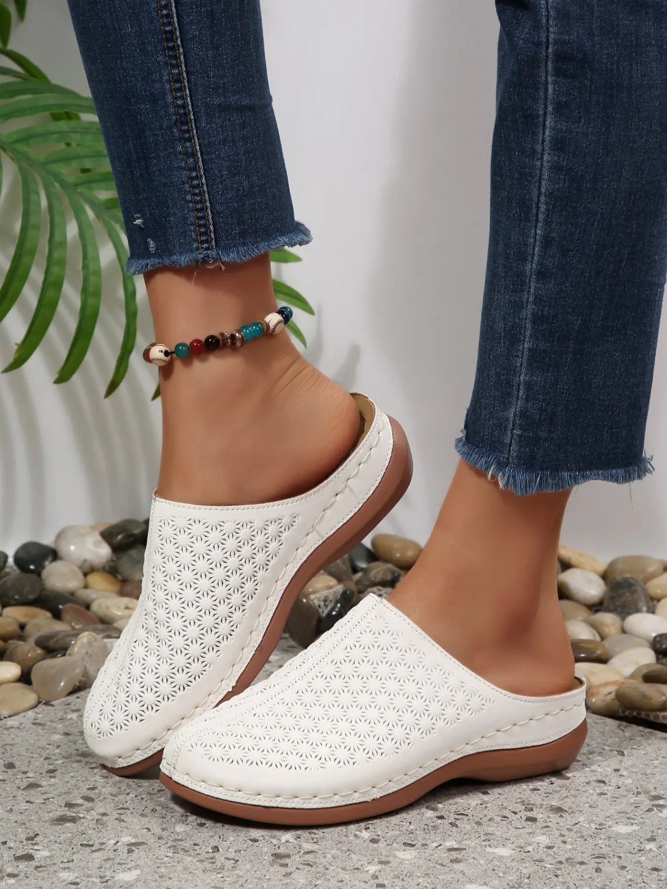 Women's Vintage Hollow Out Floral Soft Soled Mules, Slip-On Soft Sole Wedge Slippers, Breathable Comfortable Casual Shoes for Daily Wear Footwear