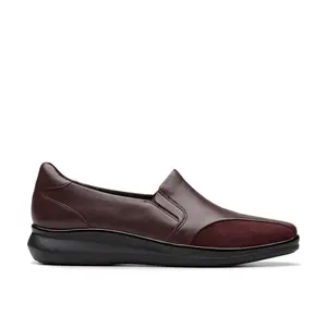 Clarks Womens Lynell Edge Loafers