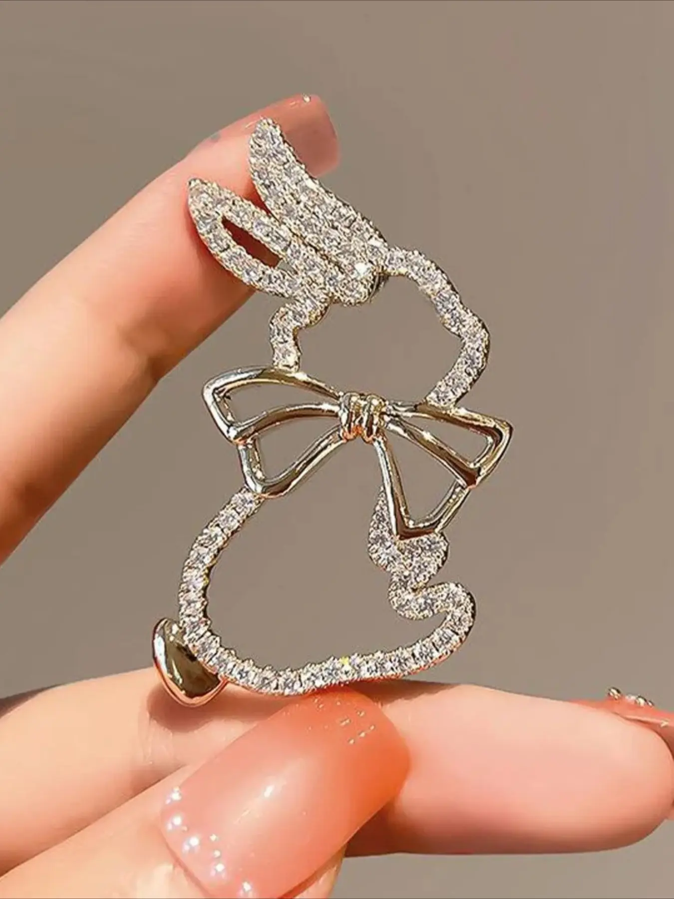 Elegant Rabbit Brooch, Shiny Animal Pattern Pin, Women's Fashion Accessory, Daily Party Jewelry, All Seasons Wear, Alloy Brooch Pin