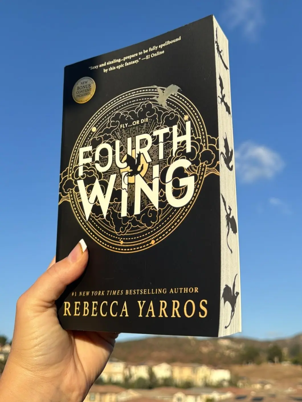 The Fourth Wing - Empyrean Series Book 1, Rebecca Yarros Fiction Novel, Stylish and Readable Softcover English Edition, Single Copy for Fans of the Author