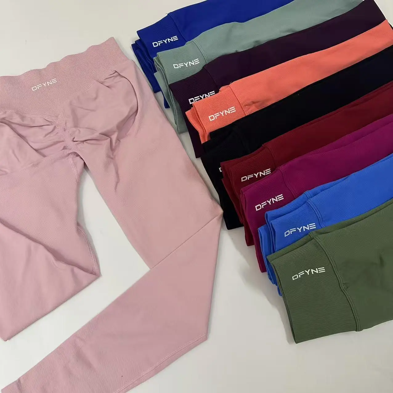 Dfyne Impact High-waist women's tight-fitting trousers and seamless yoga pants, suitable for sports, cycling and outdoor activities. Dfyne Impact High-waist women's tight-fitting trousers and seamless yoga pants, suitable for sports, cycling and outdoor activities.