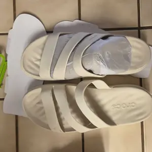 Crocs Women's Getaway Strappy Sandals