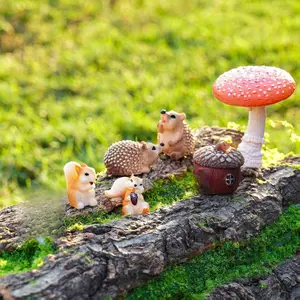 Fairy Garden Accessories, 7 Pieces Squirrel & Hedgehog Resin Figures with Acorn & Mushroom, Handmade Miniature Decor, Garden Miniatures and Home Decorations, Perfect DIY Gift for Kids