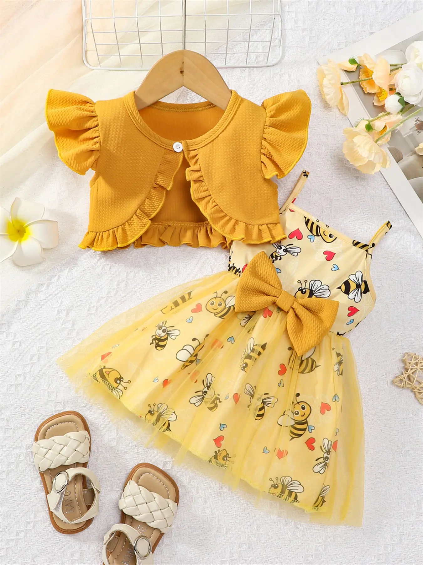 Girls' Baby Vest Jacket Set, Thin Straps Bee Print Dress, Cute Infant, Comfortable & Stylish, Perfect for Daily Wear, Bow Dress, Baby Clothing