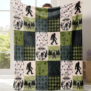 Warm Soft Flannel Figure Print Blanket, 1pc Large Foot Monster Blanket for Sofa Bed, Comfortable Lightweight Travel Camping Home Use, Decorative Giftable Blankets