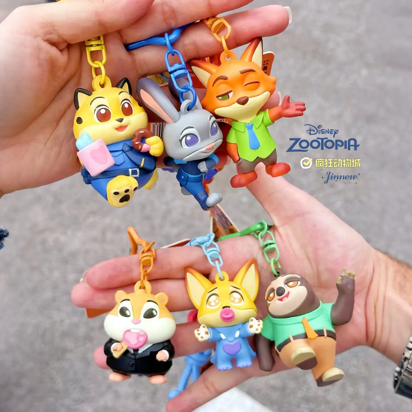 2026 New Disney Zootopia Official Judy and Nick Character Car Keychain Anime Merchandise Car Ornament Pendant Cute Bag Accessory