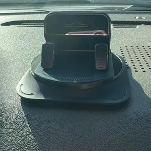 Car phone holder 360 degree rotation, suitablefor car navigation in-car dashboard, horizontaland vertica screen adjustment angle,suctioncup fixed non-slip mobile phone holdersuitable for iPhone and Android
