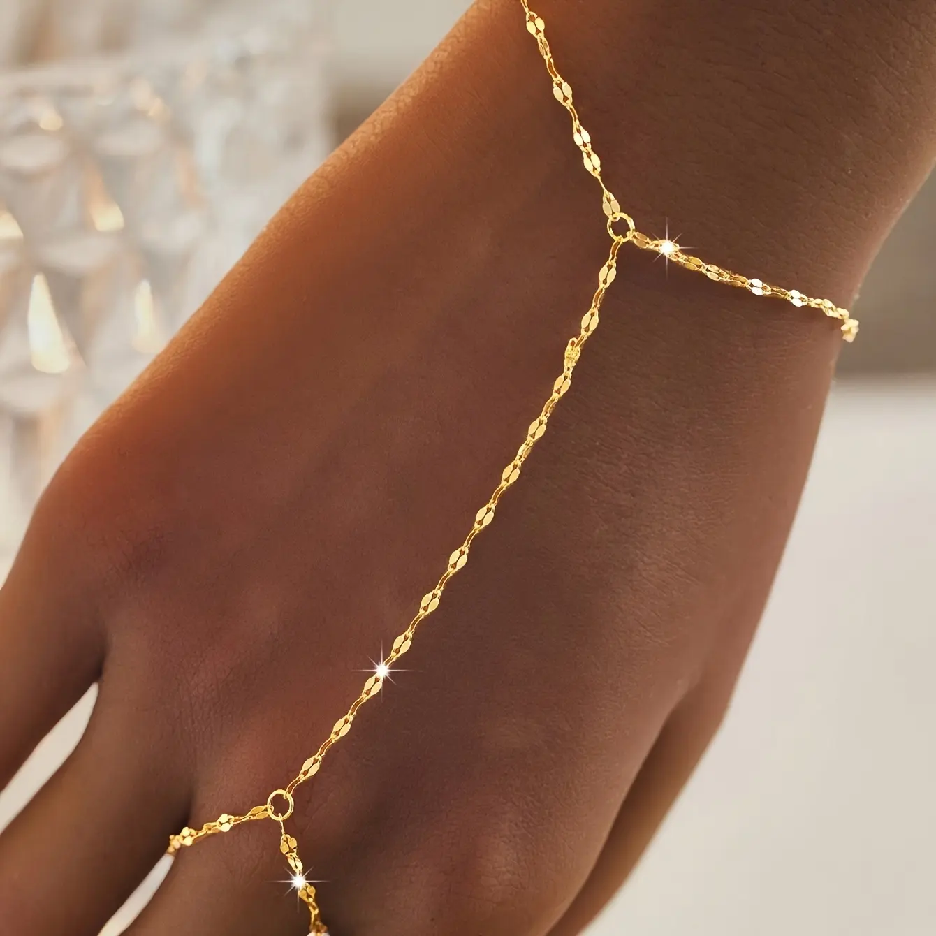 [Interlocking Women's Bracelet] Exquisite Elegant Interlocking Bracelet - Women's Fashion Jewelry - Easy Versatile Temperament Classic Bracelet - Suitable for Daily Party Banquet Wear - Hand Accessory for Her - 1pc
