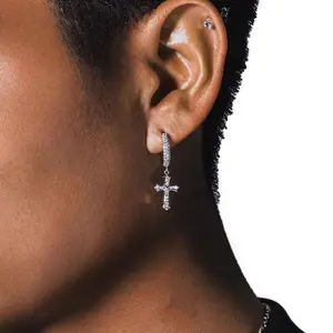 Cross Earrings Inlaid with Full Diamond Round Couple Stud Earrings Hip Hop Trendy Unisex Ear Jewelry Electroplated Copper 30g Personalized Trend Jewelry Gifts for Men Cuban Chain Necklace Party
