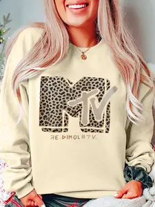 Leopard Print Mtv Pattern Plus Size Sports Shirt, Casual Round Neck Top for Fall & Winter, Fitted Women's Clothing