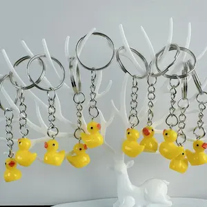 Mini Duck Design Keychain, 100pcs/set Cute Cartoon Keychain, Fashion Accessories for Women & Men, Small Gift Pendant, Trendy Cute Keychain