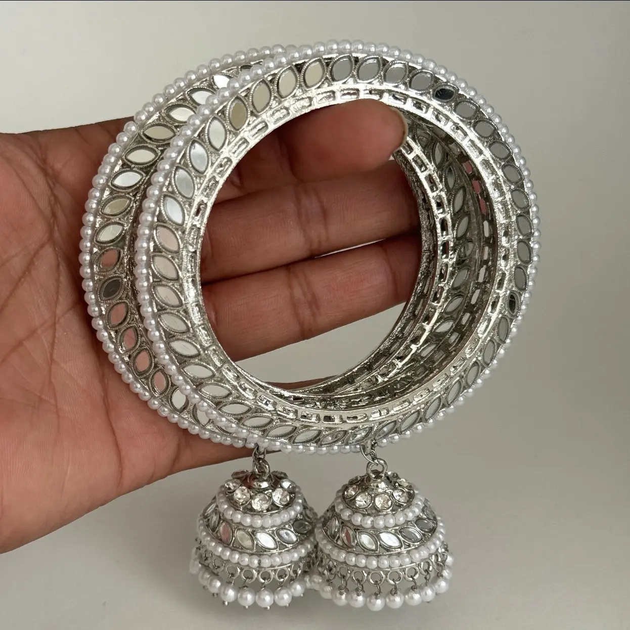 Elegant Silver Mirror Pearl Bangle Set (2.8 Size) - Fashionable Jewelry Accessory, Punjabi Mirror Chuda for Indian Wedding Brides