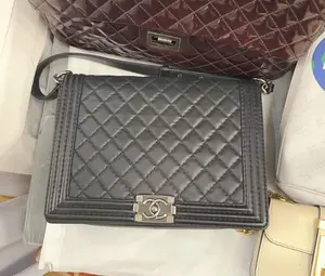 Pre-owned CHANEL H5 Large Black Crossbody Bag leboy BZ0608009