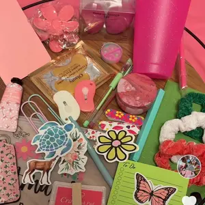 25 item mystery bundle with 1 lucky dice roll