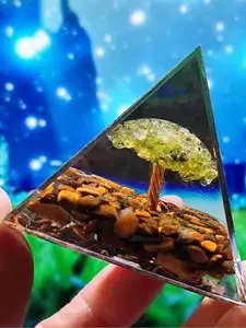 Crystal Ball with Crushed Stone Pyramid, Attracts Wealth and Blessings, Meditation Enhances Fortune, Home Decor, Feng Shui