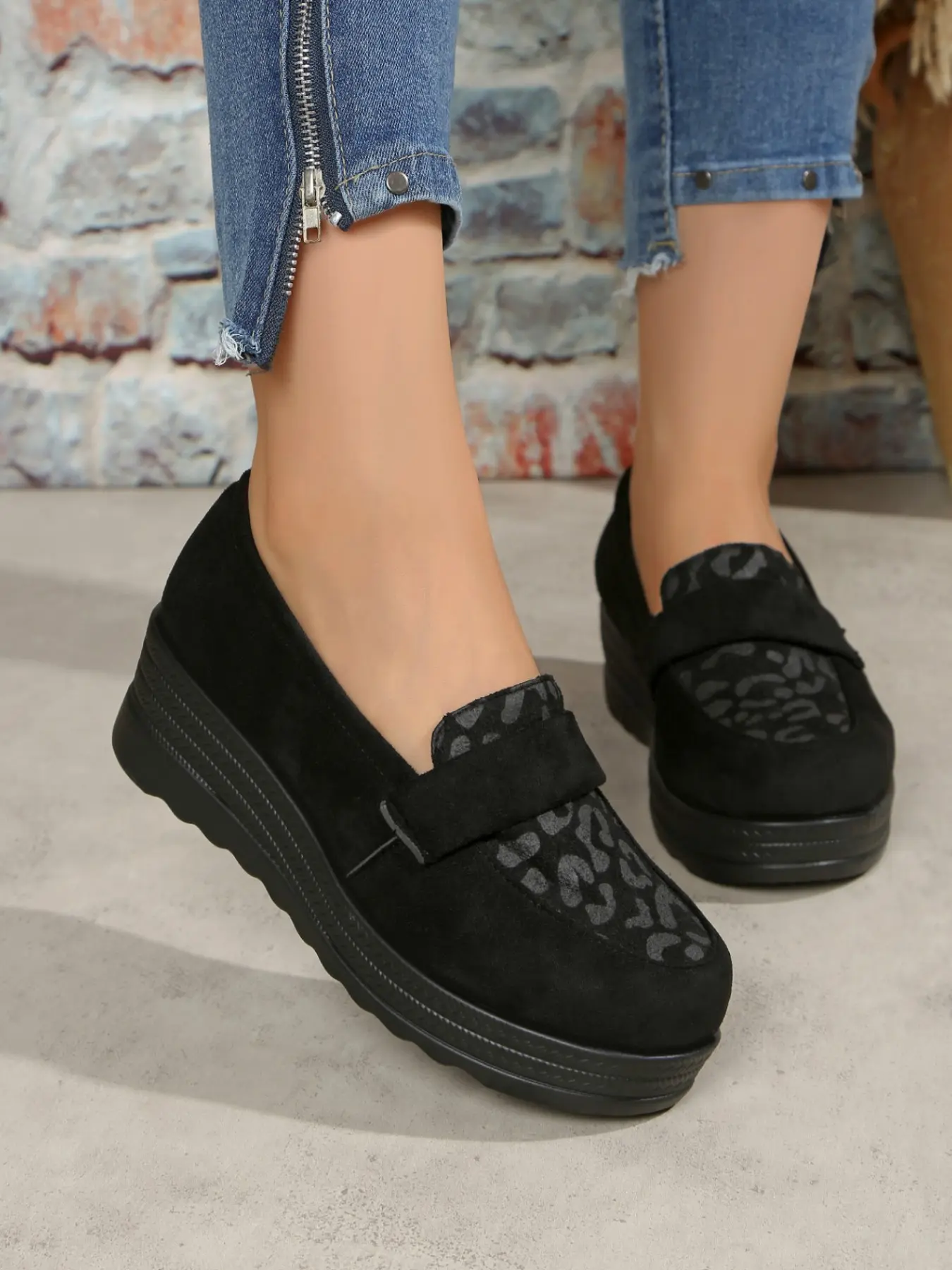 Textured Patchwork Thick Sole Rubber Platform Shoes, Soft PU Material, Slip-On Wedge Sandals, Rubber Slip Ons, Breathable Anti-Slip Daily Casual Women's Walking Shoes, Multiple Colors Available