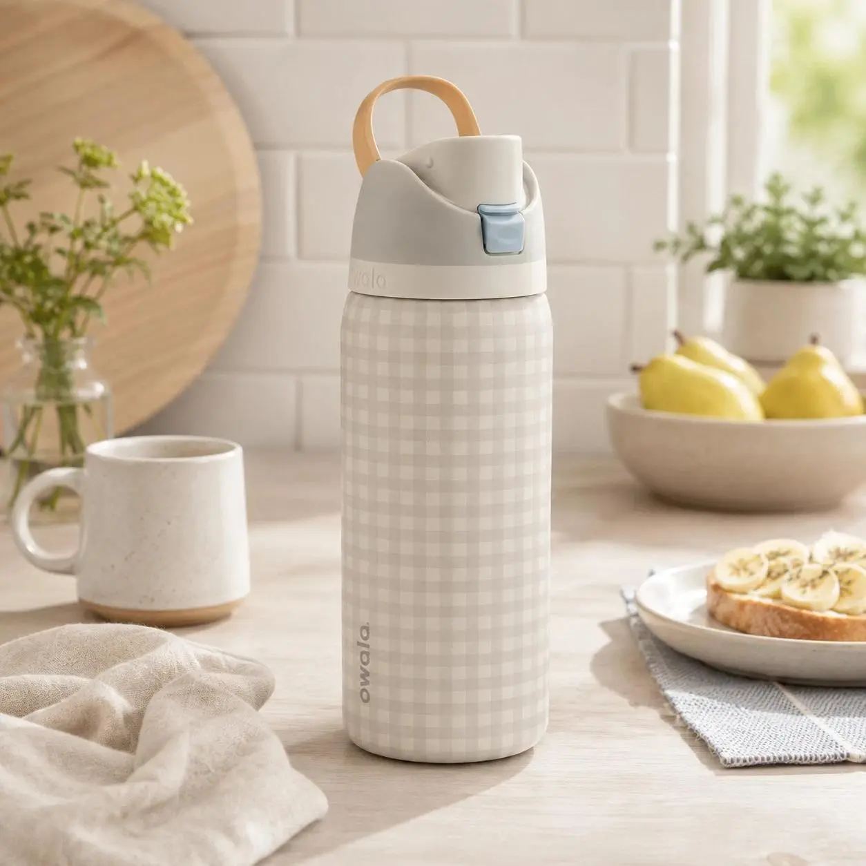 Owala FreeSip Water Bottle | Aesthetic Beige Gingham Pattern, 24oz / 32oz Insulated Stainless Steel Tumbler with Straw