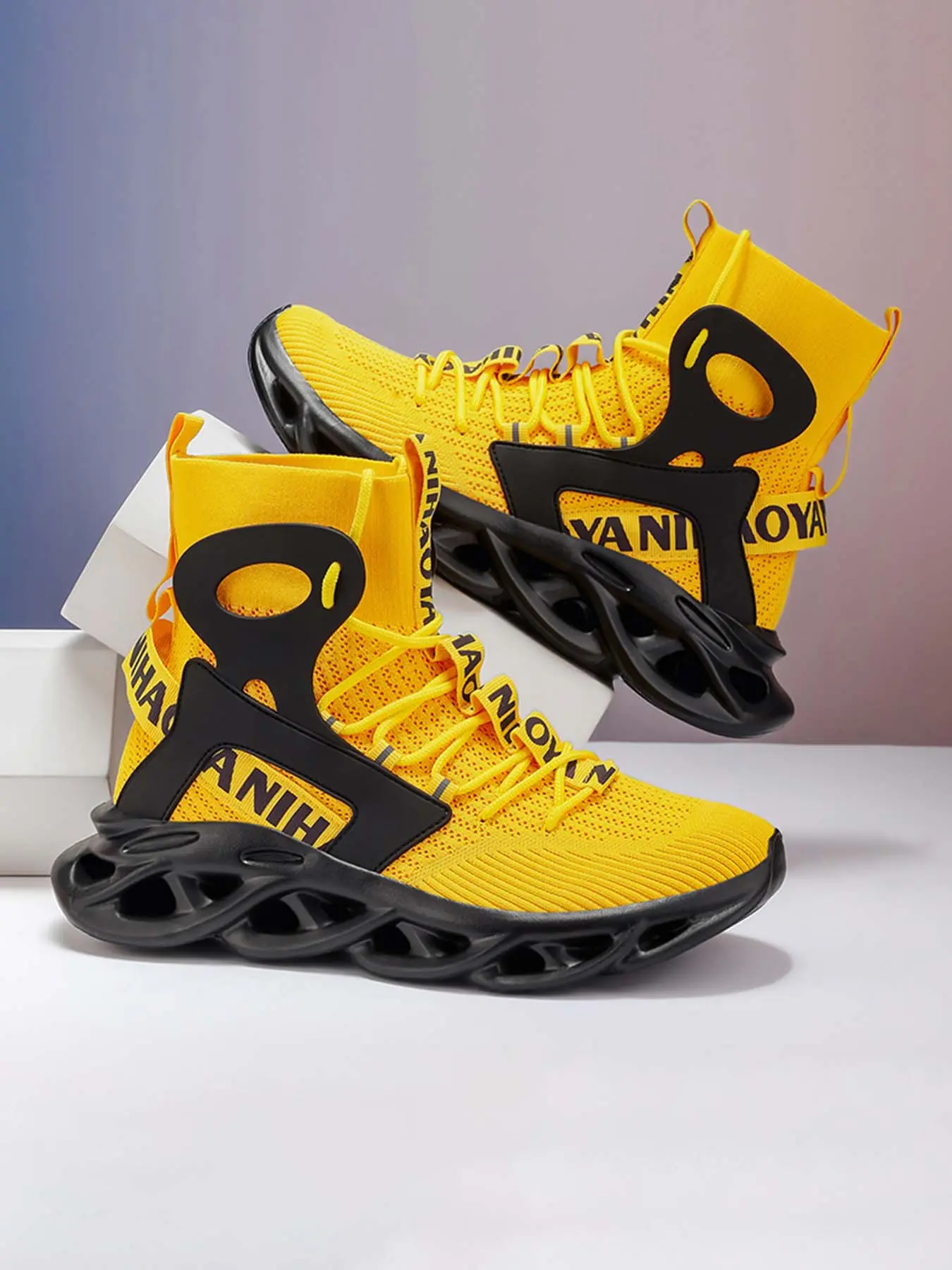 Men's Casual Shoes High Top Flyknit Breathable Athletic Trainer Training Sneakers New Fashion Casual Sports Footwear