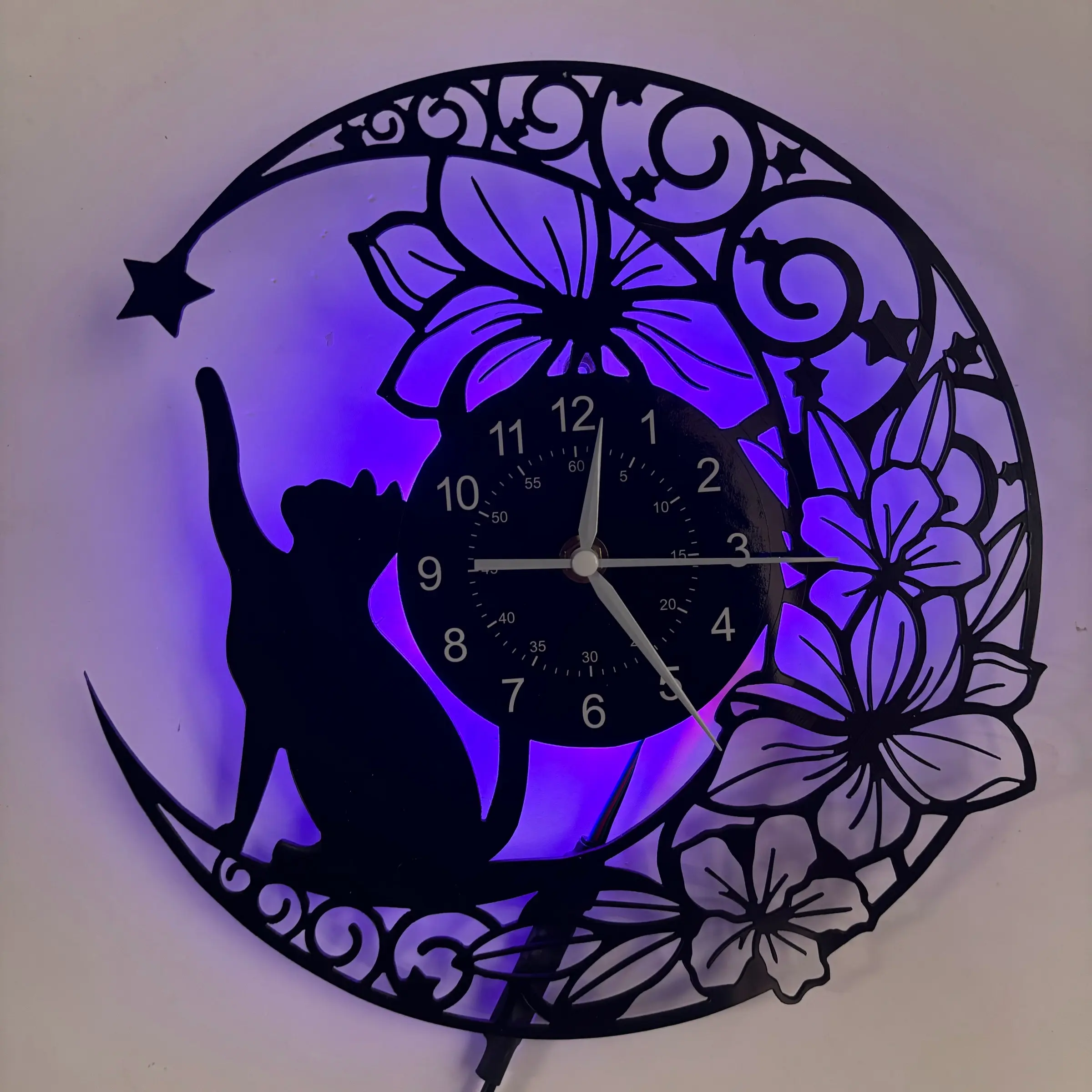 Vintage Moon & Cat Design Vinyl Battery Operated Wall Clock, Creative Decorative Silent Analog Clock, Quiet Quartz Movement, Battery Powered, Floral Starry Sky Theme, Ideal Gift for Home Decor