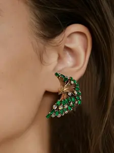 1 pair of retro light luxury fan shaped diamond studded earrings, suitable for daily wear, vacation dates, and other occasions, and also a surprising and exquisite small gift.