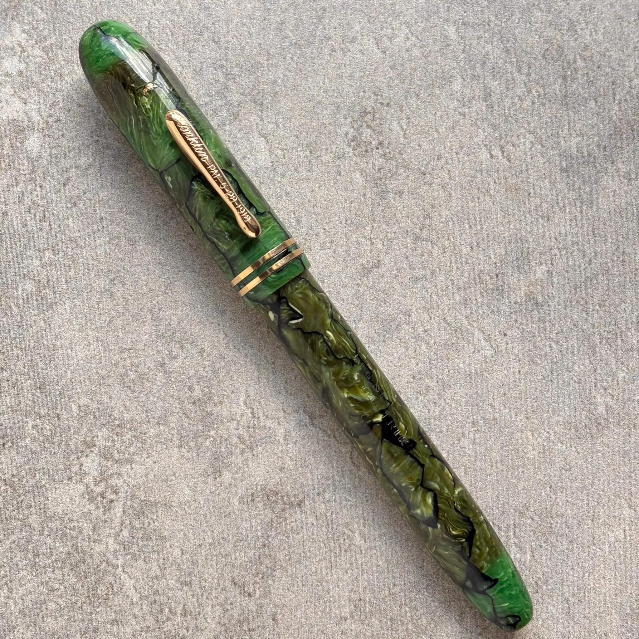 Conklin Endura Symetrik, Jade Green Lever-Filler, Conklin nib.