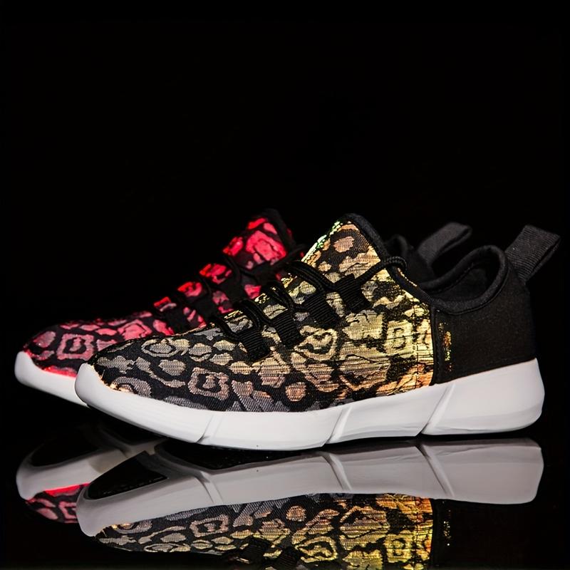 Men's and women's fashionable sports shoes with colorful flashing lights, rechargeable and breathable, suitable for parties, outdoor sports, weddings and daily wear, casual shoes, lace-up style, modern shoes colorful shoelace Men's and women's fashionable sports shoes with colorful flashing lights, rechargeable and breathable, suitable for parties, outdoor sports, weddings and daily wear, casual shoes, lace-up style, modern shoes colorful shoelace