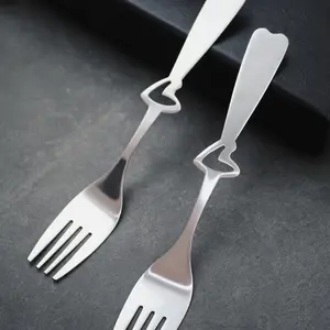 2-Piece Set Creative Heart-Shaped Fruit Spoon and Fork, Portable Stainless Steel Couple Cutlery Set Tableware for Home Use, Unique Dining Utensils for Two