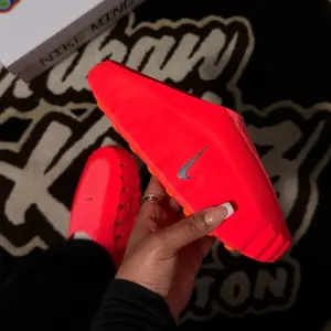 Nike Mind 001 Slides Solar Red