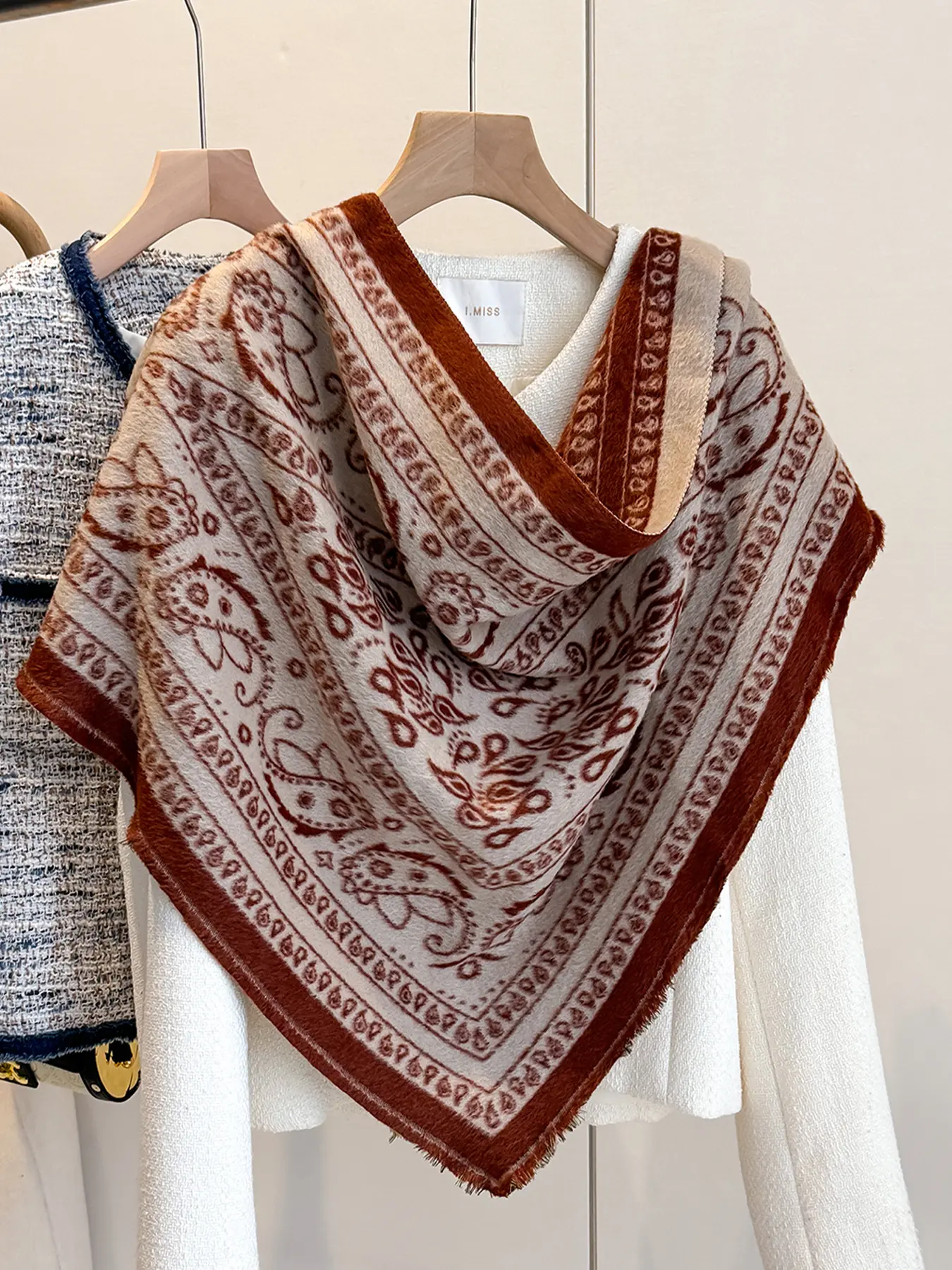 Women's Bohemian Paisley Print Triangle Boho Style Fringe Trim Shawl, Multifunctional Accessory, Perfect Outdoor Windproof Scarf, Casual Fall & Winter Use