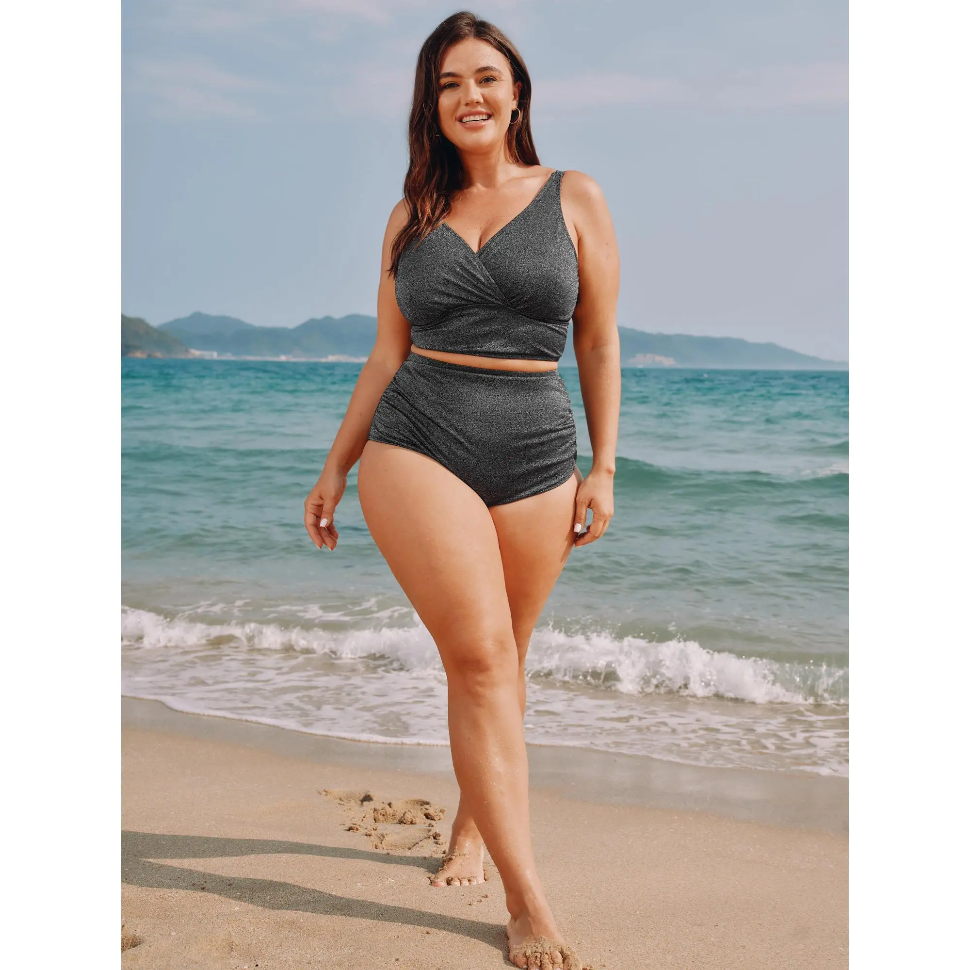 Sporty Chic Plain Bikini Top, Women's Plus Size Cable Knit Surplice Neck Skinny Fit High Stretch Padded Swimwear, Fashionable Swimsuit, Sleeveless, Tankini Swim Top, Female, Beach Wear, Sports & Outdoor, Large Women's Tankini Tops, Curves Women's Tankini