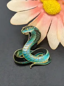 Gothic Cobra Snake Enamel Brooch Pin Cool Animal Lapel Badge for Backpack Jacket Accessory Unisex Fashion Jewelry Gift