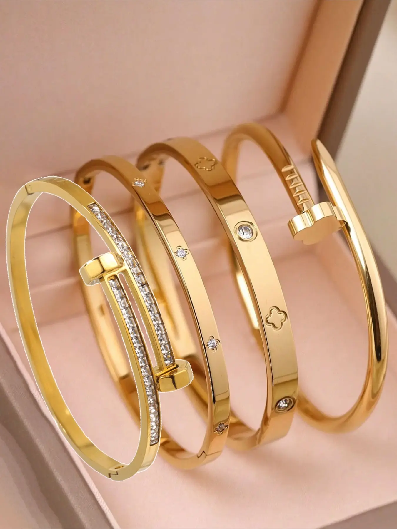 4-piece elegant and fashionable bracelet set, made of stainless steel material, suitable as a fashionable jewelry gift for loved ones, mothers, and friends, Bangle Bracelet Set, Fashion Bracelets