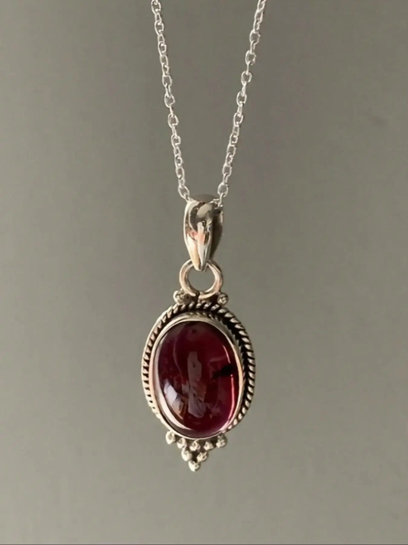 Vintage Bohemian Elegant Relief Embedded Oval Crystal Pendant Necklace, Exquisite Trendy Pendant, Ethnic Style Unique Women's Daily Wear Jewelry, Statement Necklace, Trendy Necklace