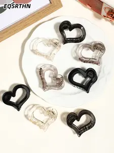 Minimalist heart-shaped claw set: Available in transparent, black and gray, and amber colors. The hollowed-out heart-shaped design is versatile and suitable for all, creating a perfect atmosphere! It is suitable for daily commuting, dates and outings, all