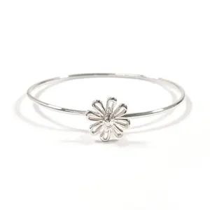Pre-owned Tiffany & Co. 925Silver Small Leather Goods Tiffany&Co. Paloma Picasso Daisy Flower Silver 925 Bangle Size 17
