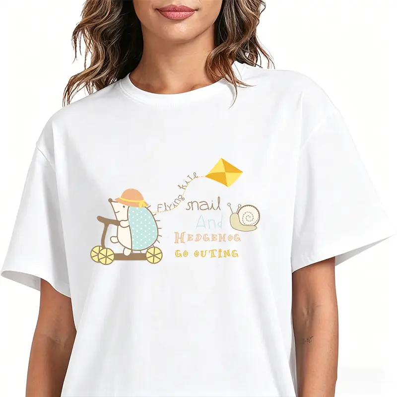 Women's Short-Sleeve Round Neck Sporty Sports Top - Streetwear Casual T-Shirt with Cute Hedgehog & Snail Graphic for Outings, Sporty Sports Tops