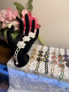 Hermosas pulceras "3 Flores" Huichol