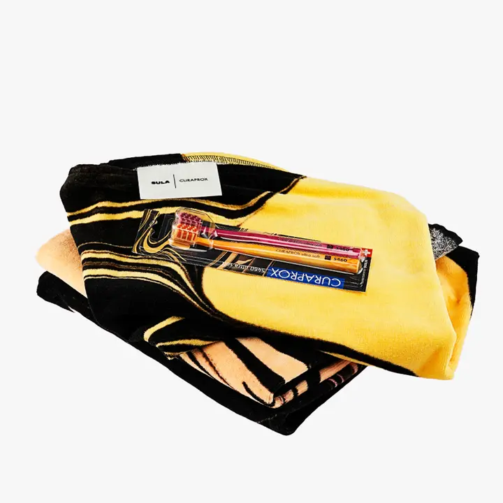 Sula x Curaprox gift set, 2 pcs - high-quality cotton bath towel and double-pack CS 5460 toothbrushes