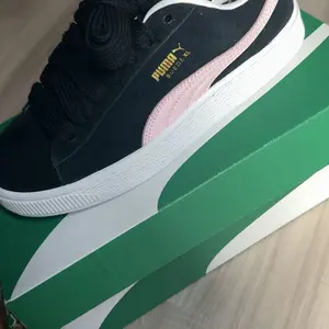 (CA3/27) $1 NIKE, CROCS , JORDANS /STREETWEAR