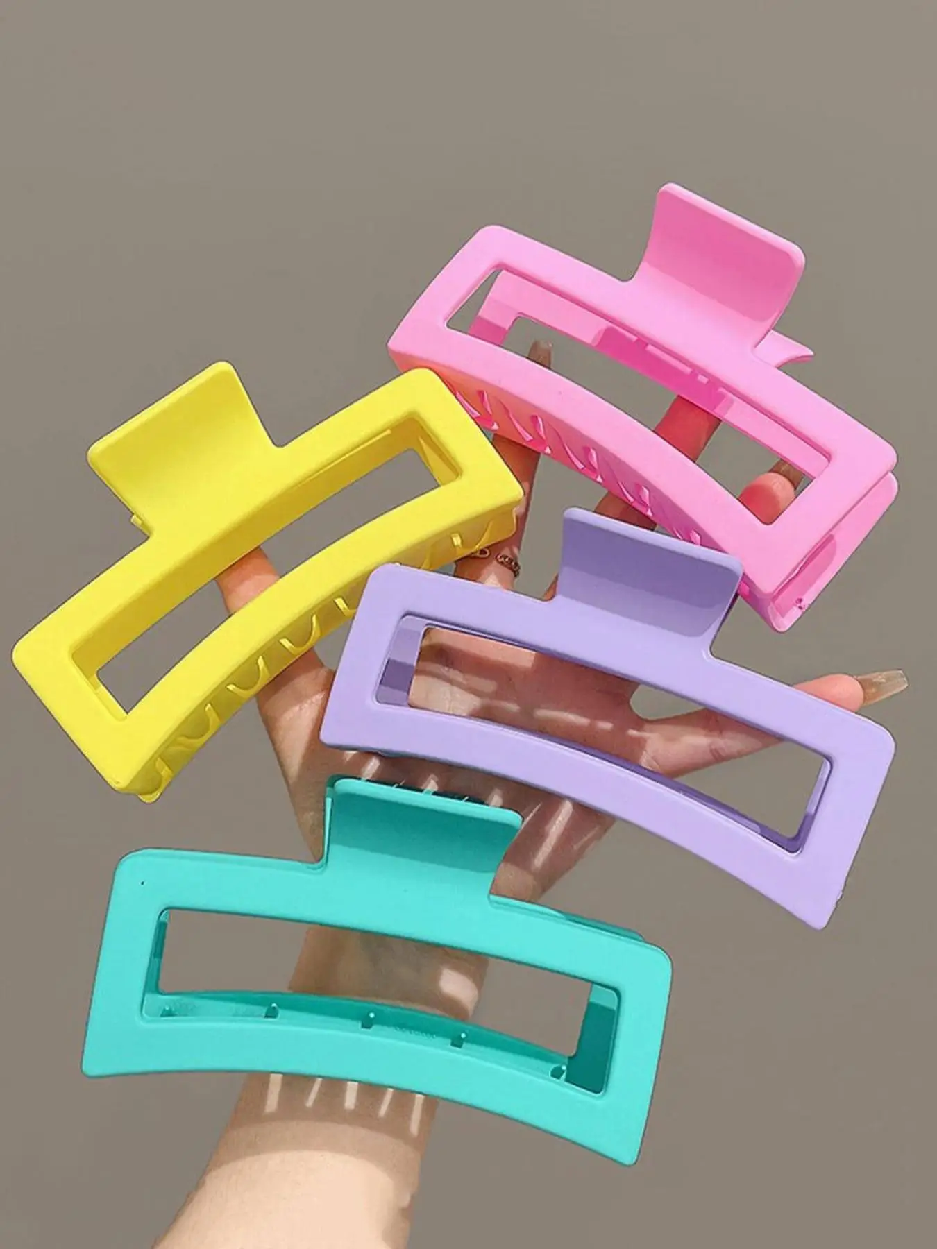 Solid Color Hollow Out Design Hair Claw for Women & Girls, Minimalist Headwear Suitable for Thick Hair, Summer 2024 Fashion Hair Accessories for Party