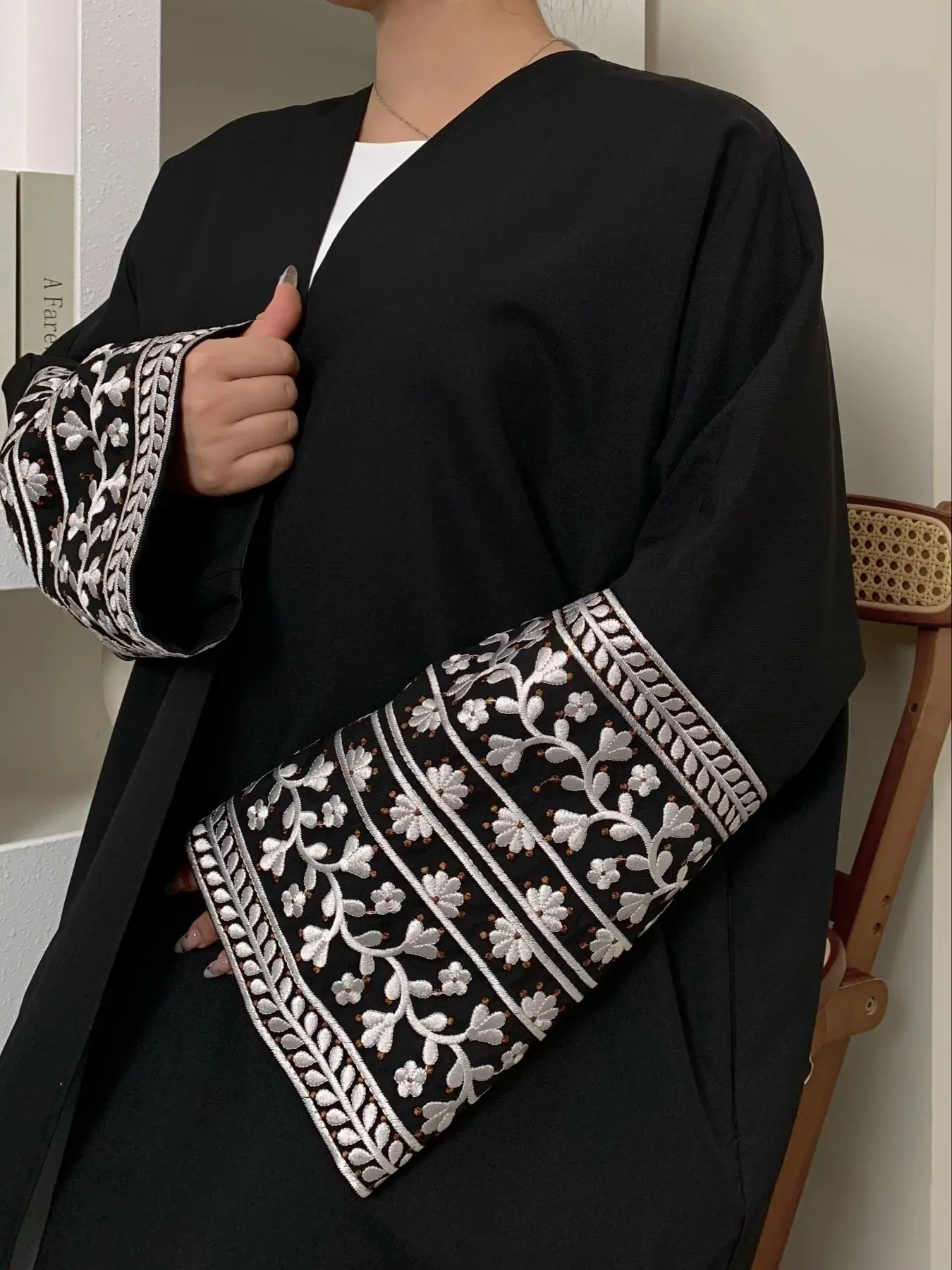 Women's Floral Embroidery Robe, Casual Long Sleeve Pocket Robe, Women's Islamic Clothing for Daily Wear