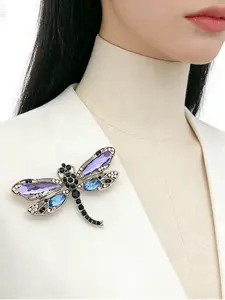 Women's Silk Scarf Buckle Brooch Pin, Decorative Animal Insect Design, Elegant Fashion Accessory for Women, Perfect Gift Idea