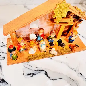 Nativity Scene set, Nacimiento Davideño, Wood Manger