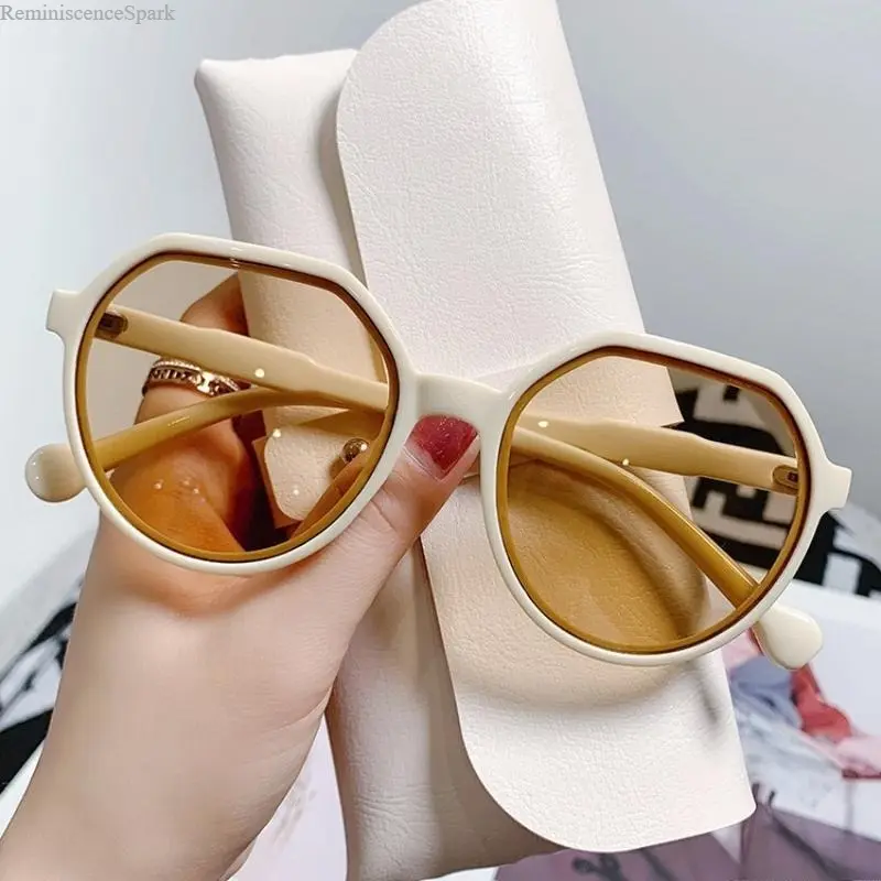 Women’s Translucent Jelly Frame Sunglasses, Brown Tint Lenses, UV400 Sun Protection, Lightweight, for Outdoor Cycling, Driving, Daily Outfits