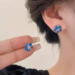 Silver Needle Fashionable and Unique Pearl and Diamond Flower Earrings for Women, Fresh and Elegant Stud Earrings DDES0603, Sweet and Versatile Ear Accessories, 14K Gold-Plated