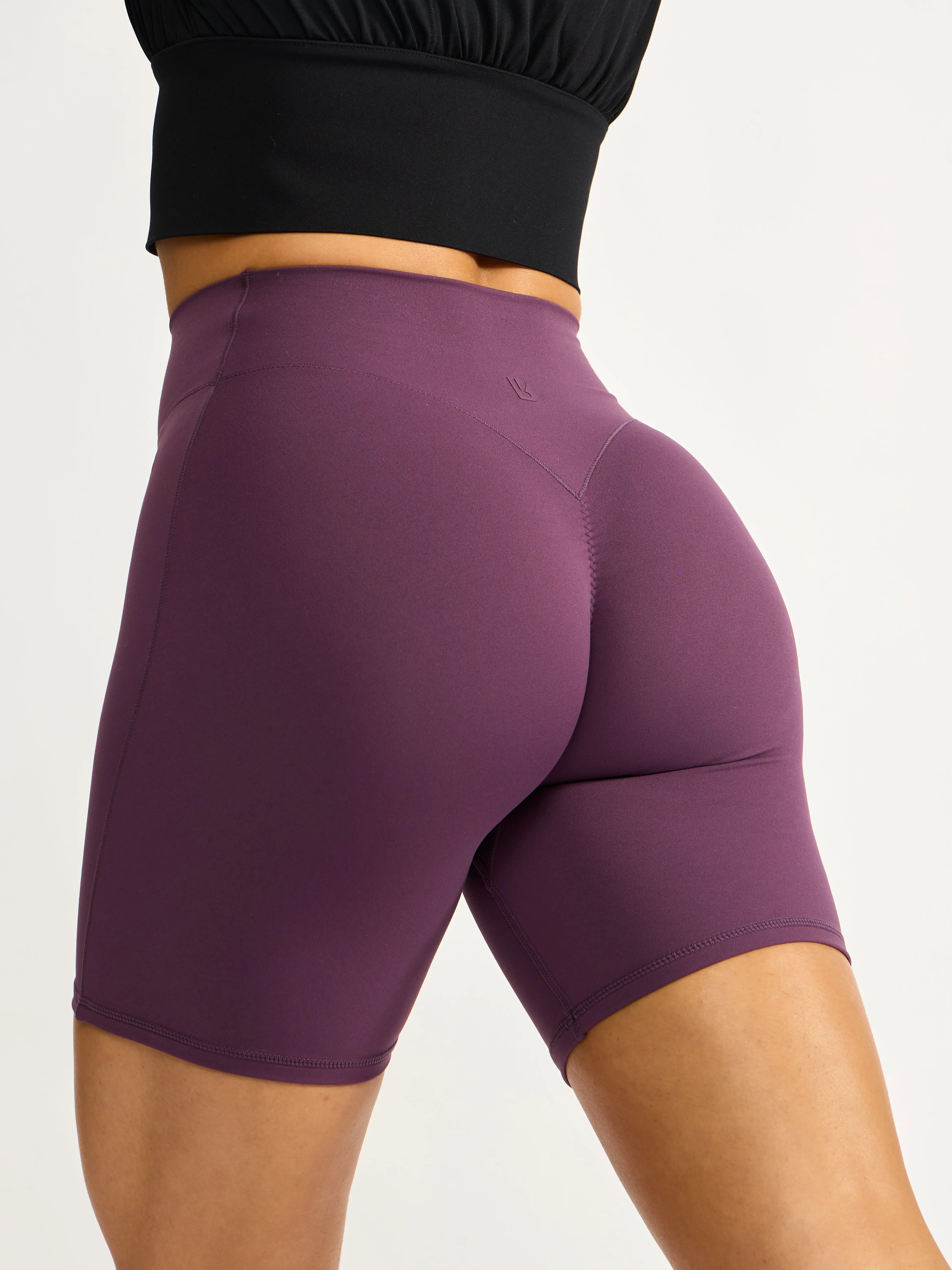 Aggressive Scrunch Short 7" - High Court