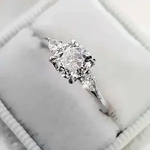 Four-claw zircon ring for women, engagement wedding ring, fashionable and personalized, suitable for party gifts