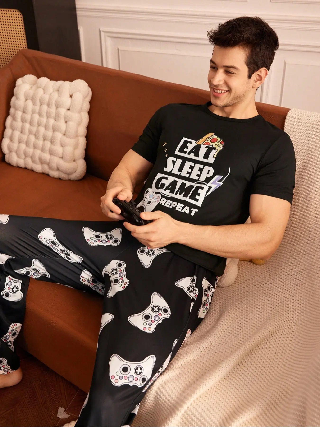 Men's Simple Style Casual Sleepwear Set Pajamas, Includes Matching Short Sleeve Shorts, Game Machine Print, Suitable for All Seasons